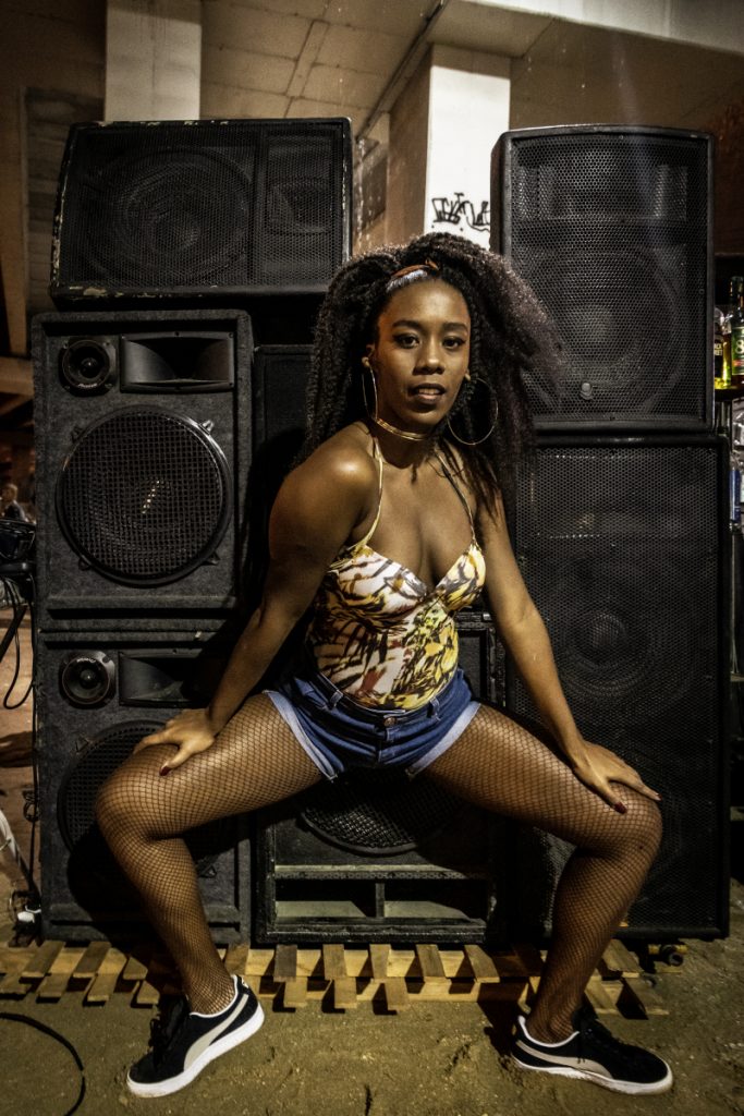 109 femme funk carioca Brésil 3 © Vincent Rosenblatt pour Causette